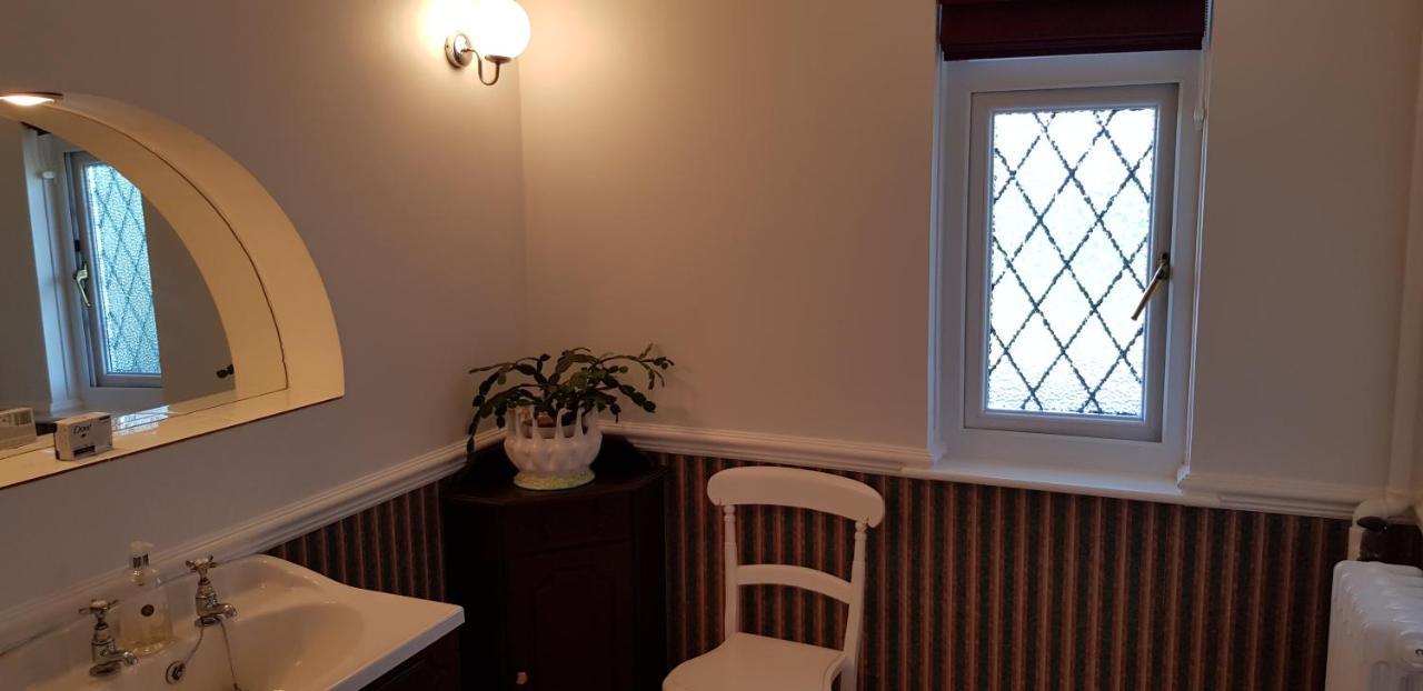 Wychwood House Bed and Breakfast Penally Eksteriør billede