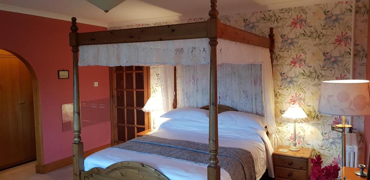 Wychwood House Bed and Breakfast Penally Eksteriør billede